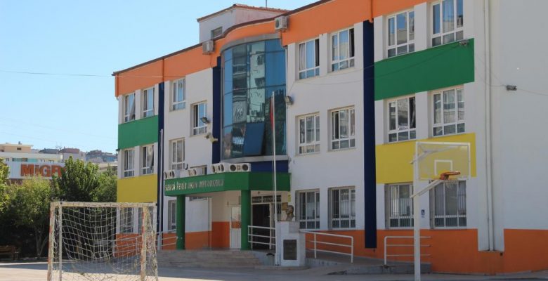 34 öğrencinin zehirlendiği olayla ilgili okulda kek ve meyve suyu dağıtan Kızılay’dan açıklama