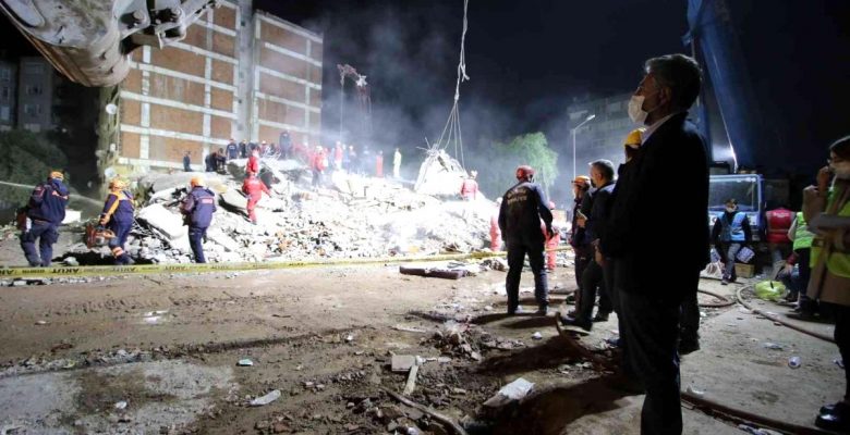 Bayraklı Belediye Lideri Sandal: “Yaralarımızı el birliğiyle sardık”