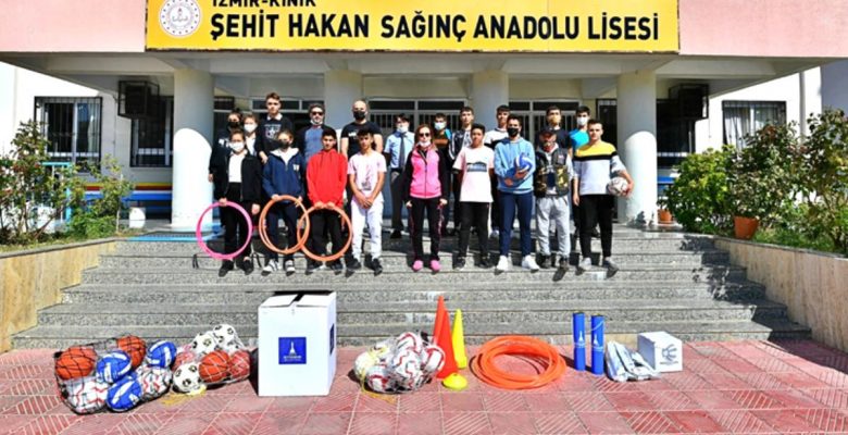 İzmir Büyükşehir Belediyesi’nden 30 ilçede 1500 okula spor takviyesi
