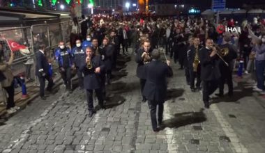İzmir’de Cumhuriyet Bayramı coşkusu