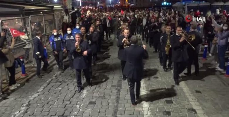 İzmir’de Cumhuriyet Bayramı coşkusu