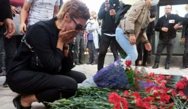 İzmir’de, zelzelede kaybedilen 117 kişi anıldı