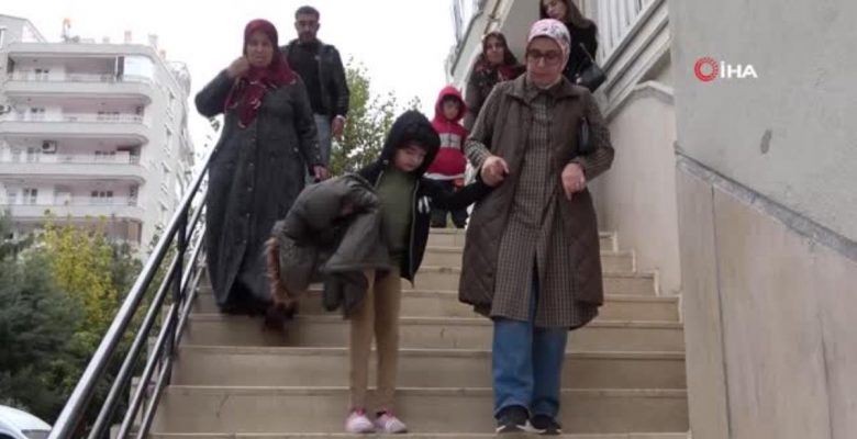 Kelebek hastası 6 çocuk katı yemek yiyebilmek için tedaviye başladı