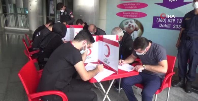 Sağlıkçıların kampanyasına polis ve jandarmadan dayanak