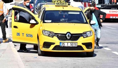 Sivil zabıta grupları yolcu üzere bindikleri taksileri denetledi