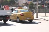 Sivil zabıta grupları yolcu üzere bindikleri taksileri denetledi