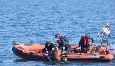 Yalnızca hayat kurtarmıyor, deniz tabanlarını de temizliyorlar