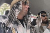 2 kilometreye 20 dolar istedi! Arap turist kılığına giren fenomenler, taksicinin dolandırıcılığını bu türlü kayda aldı