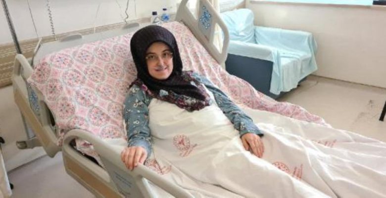7 aylık gebeyken koronavirüse yakalanan ve mevtten dönen anne: Keşke aşı olsaydım