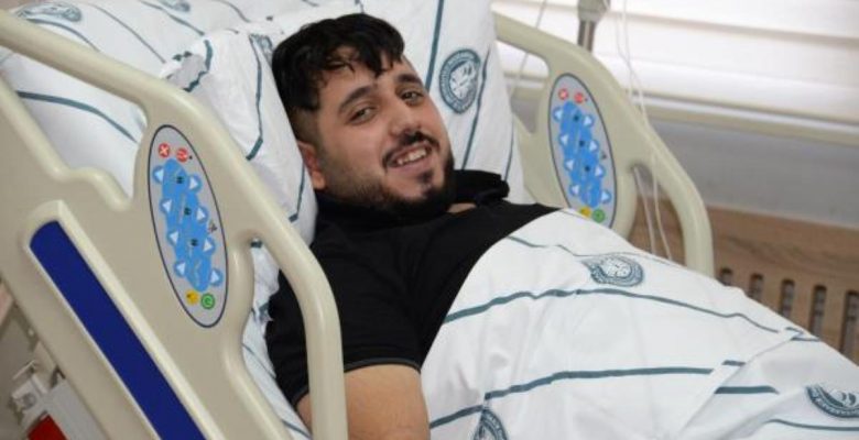 Annesine böbrek nakli için 35 kilo verdi