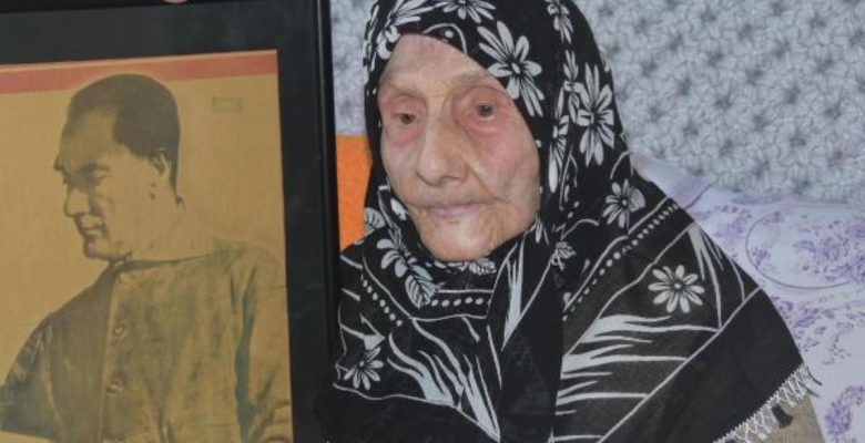 Atatürk’ü gören Atiye Dural: Ustabaşı yanımıza gelip ‘Atatürk öldü’ dedi, çoğumuz ağlıyorduk