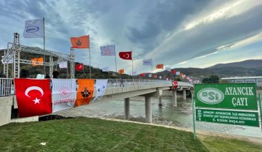 Ayancık ilçesinde sel felaketinde yıkılan Terminal Köprüsü hizmete açıldı