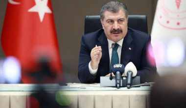 Bakan Koca’dan “Artan hadiseler sonrası kapanma gelecek mi?” sorusuna cevap: Yeni devirde şahsî önlemleri önemsiyor olacağız