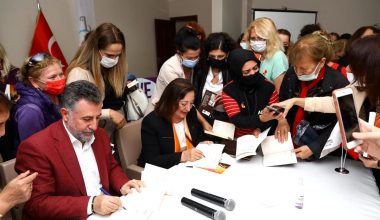 Bayraklı’da “Kadın ve Edebiyat” bahisli söyleşi