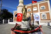 Belediye Lideri Sengel, Çamlık’a verdiği heykel kelamını tuttu