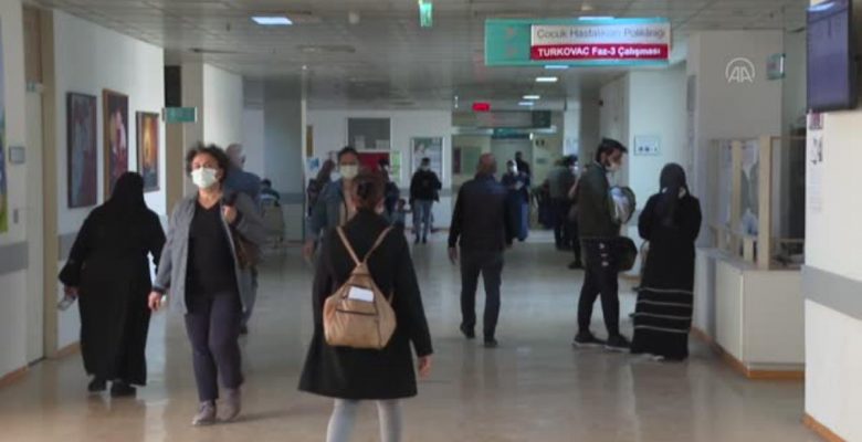 Bilim Konseyi Üyesi Şener’den “Omicron” varyantına karşı inaktif aşı açıklaması