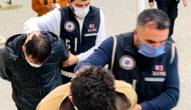 Çeşme’de 2 göçmen kaçakçısı tutuklandı