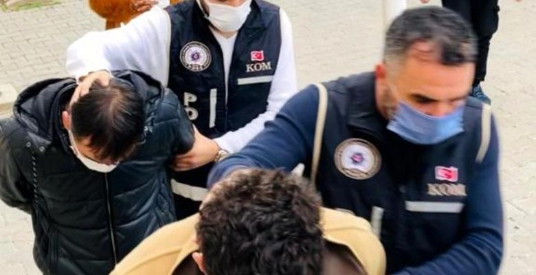 Çeşme’de 2 göçmen kaçakçısı tutuklandı