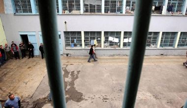 Ceza İnfaz Kurumları Yönetmeliği’ndeki “çıplak arama” ibaresi gitti, “utanma hissini ihlal etmeyecek ayrıntılı arama” geldi