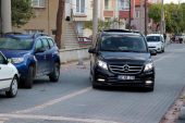 Çok hoş hareketler bunlar! Belediye lideri, makam aracını öğrencilerin buyruğuna verdi