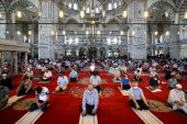 Diyanet’ten 81 ile genelge! Cemaatlerdeki ara kuralları kaldırıldı, olağan saf nizamına geçiliyor