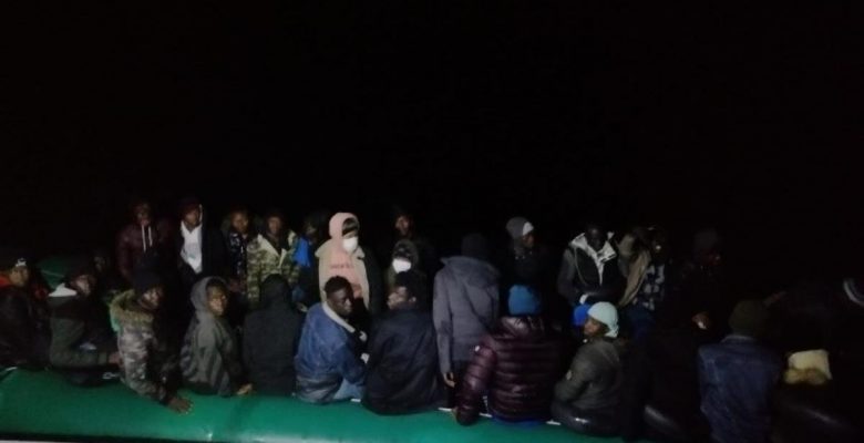 Ege Denizi’nde göçmen hareketliliği: 172 göçmen kurtarıldı