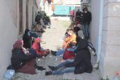 Foça açıklarında 52 sistemsiz göçmen kurtarıldı
