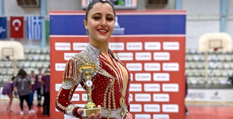 Hem yüzmede hem dansta şampiyonlar