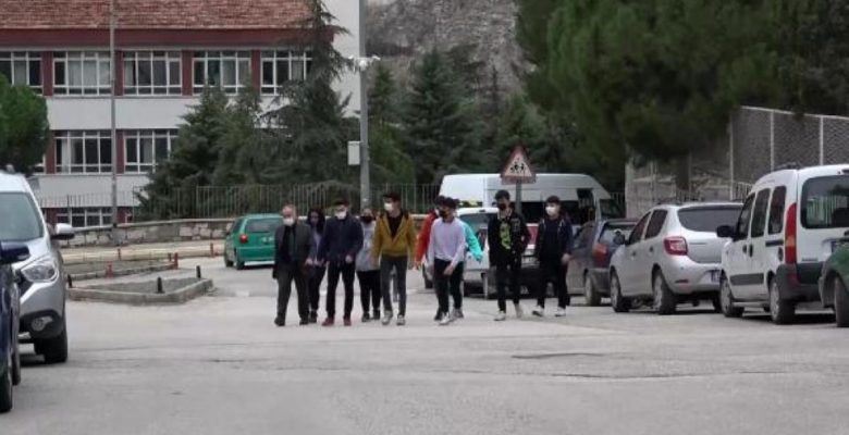 İstekli aşı elçisi 3 liseli, ‘ikna’ çeşidinde