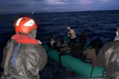 İzmir’de 61 kaçak göçmen kurtarıldı