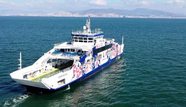 İzmir’de feribot fiyatlarına artırım