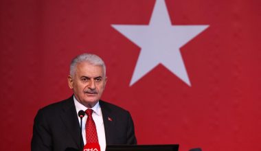 İzmir’de Türkoloji Araştırmaları Enstitüsü açıldı