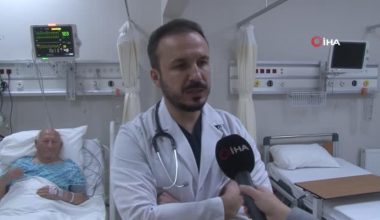 Meskeninde kalp krizi geçiren 93 yaşındaki adam, koldan anjiyo yapılarak hayata tutundu