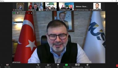 MÜSİAD İzmir Lideri Bilal Saygılı, gençlere deneyimlerini paylaştı