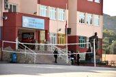 PROF. DR. AZİZ SANCAR ORTAOKULU’NDA BİR ÇOK DERSLİKTE YÜZ YÜZE EĞİTİME KORONAVİRÜS ORTASI