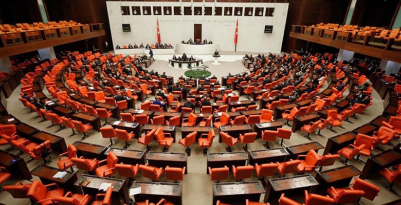Son Dakika: Çocuk teslimini sil baştan düzenleyen 5. Yargı Paketi, Meclis’te kabul edilerek maddeleşti