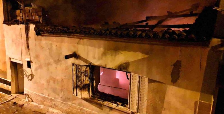 Son dakika haberi | Tire’de müstakil mesken çıkan yangında küle döndü
