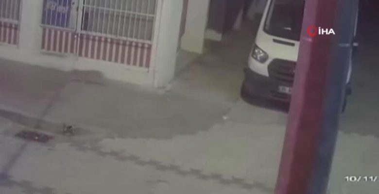 Son dakika haberleri… İzmir’de bir gecede 37 aracın lastikleri kesildi: O anlar kamerada