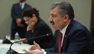 Son Dakika! Sıhhat Bakanı Koca’dan “Favipiravir etkisiz çıktı” savlarına cevap: Tesirli olduğunu gösteren hayli çalışma vardı