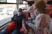 Taraftar kan vermek için koştu; stadyumu andıran imajlar oluştu