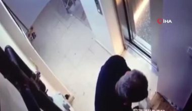 5 ay boyunca komşusuna kabus yaşattı: Daire kapısına çöp attığı ve idrarını yaptığı anlar kameraya yansıdı