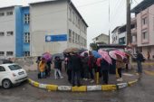 7 yaşındaki kız çocuğunun okulda tacize uğradığı tezi velileri sokağa döktü