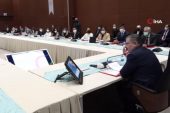 Bakan Koca, tıp fakültesi öğrencileriyle bir ortaya geldi