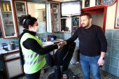 Bayraklı Belediyesinden berberlere can suyu