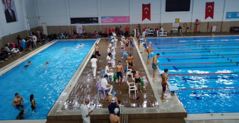 Bergama Belediyesi Yüzme Grubu muvaffakiyete koşuyor