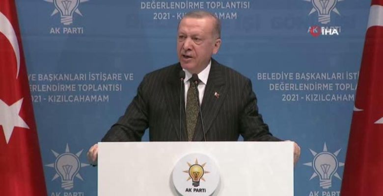 Cumhurbaşkanı Erdoğan: “Sahipsiz hayvanların yeri sokaklar değil, barınaklar olduğunu unutmamamız lazım. Büyükşehirlerimiz olmak üzere tüm belediye…
