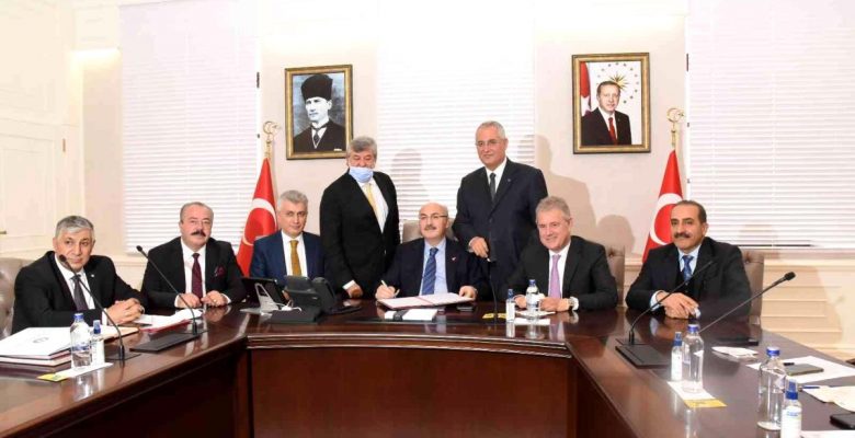 Dikili TDİOSB, jeotermal arama ruhsatının kullanım hakkını aldı