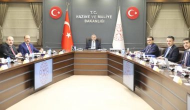 Dolardaki düşüş etiketlere yansıyacak mı? Fiyat İstikrarı Komitesi birinci toplantısını yaptı