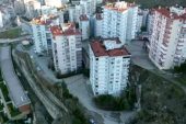 (Drone) İstinat duvarının çökmesi sonucu 2 apartman tahliye edildi