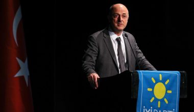 DÜZGÜN Parti İzmir’de Kalkınma Projeleri Konferansı düzenledi